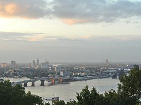 vista lejana de una ciudad